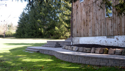 Pleasant Valley Courtyard