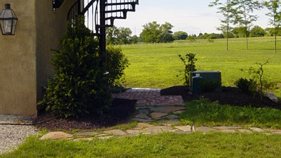 Pleasant Valley Courtyard